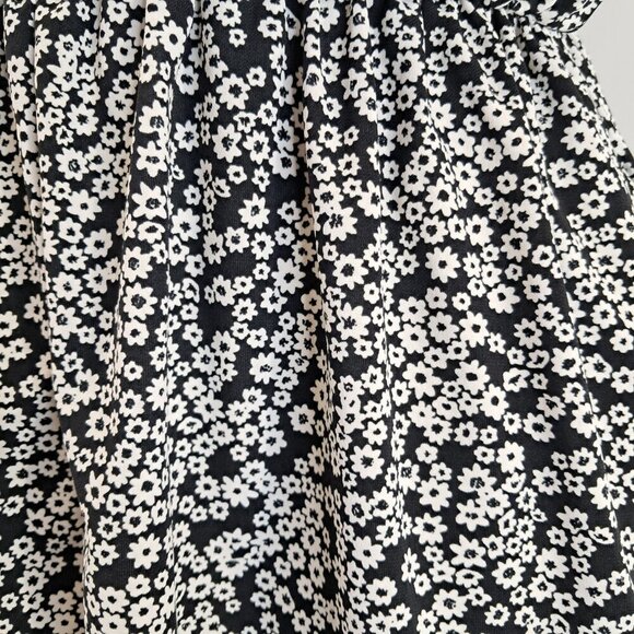 UNIQLO Floral Black and White V Neck Romper Size S - Picture 6 of 11